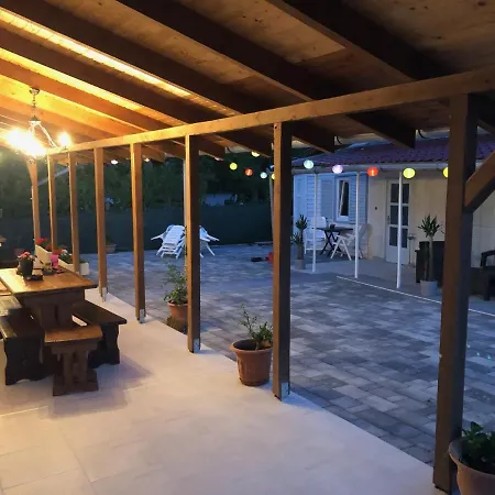 Klara Apartmanhaz Apartment Orfu