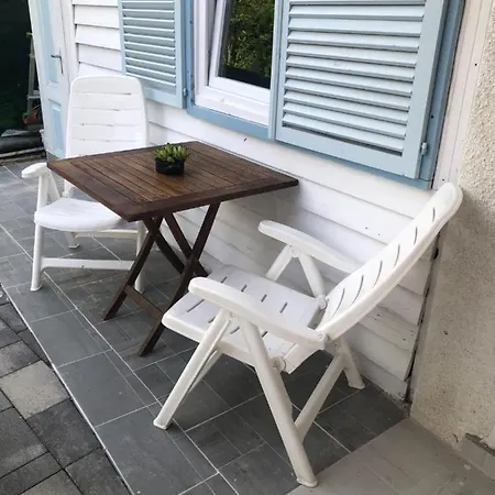 Klara Apartmanhaz Orfu