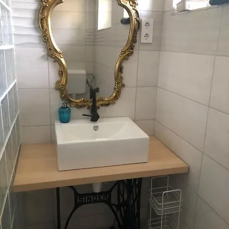 Klara Apartmanhaz * أورفو