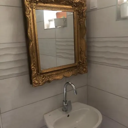 Klara Apartmanhaz شقة *