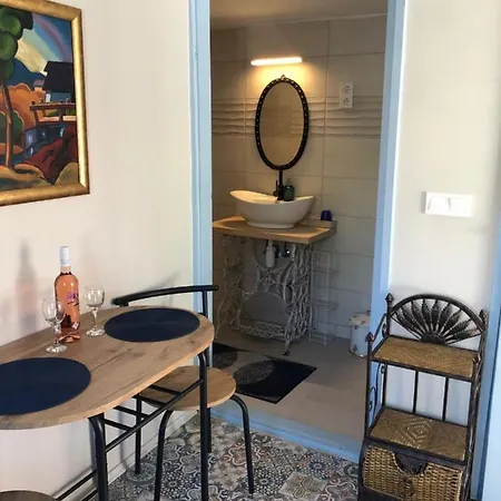 Klara Apartmanhaz شقة *
