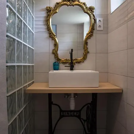 شقة Klara Apartmanhaz *