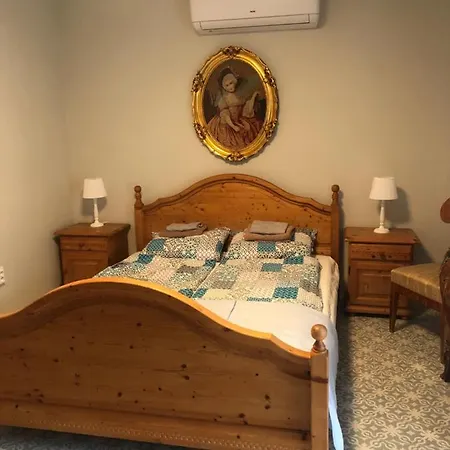 Klara Apartmanhaz Apartment Orfu