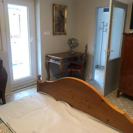 Klara Apartmanhaz *