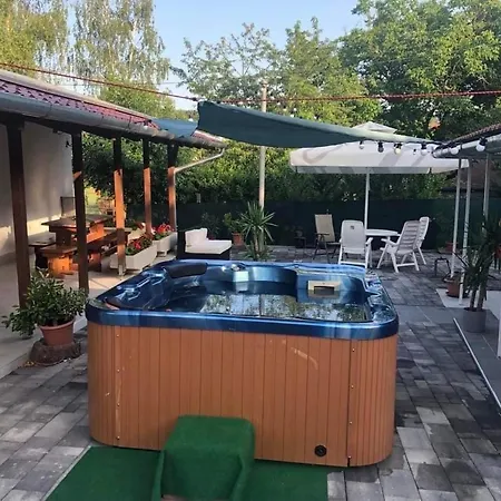 شقة Klara Apartmanhaz