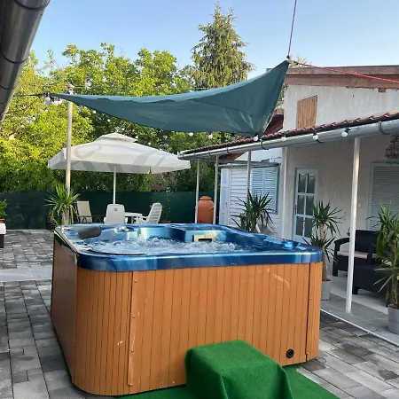Klara Apartmanhaz Apartment Orfu